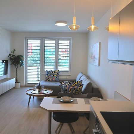 New Cozy 2 Room Pink Apartment Bratislava 059 Ngoại thất bức ảnh