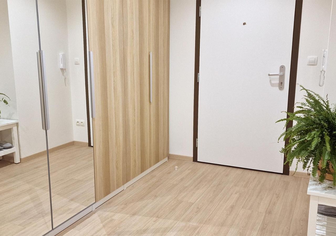 New Cozy 2 Room Pink Apartment Bratislava 059 Ngoại thất bức ảnh