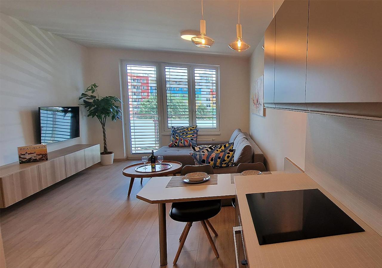 New Cozy 2 Room Pink Apartment Bratislava 059 Ngoại thất bức ảnh