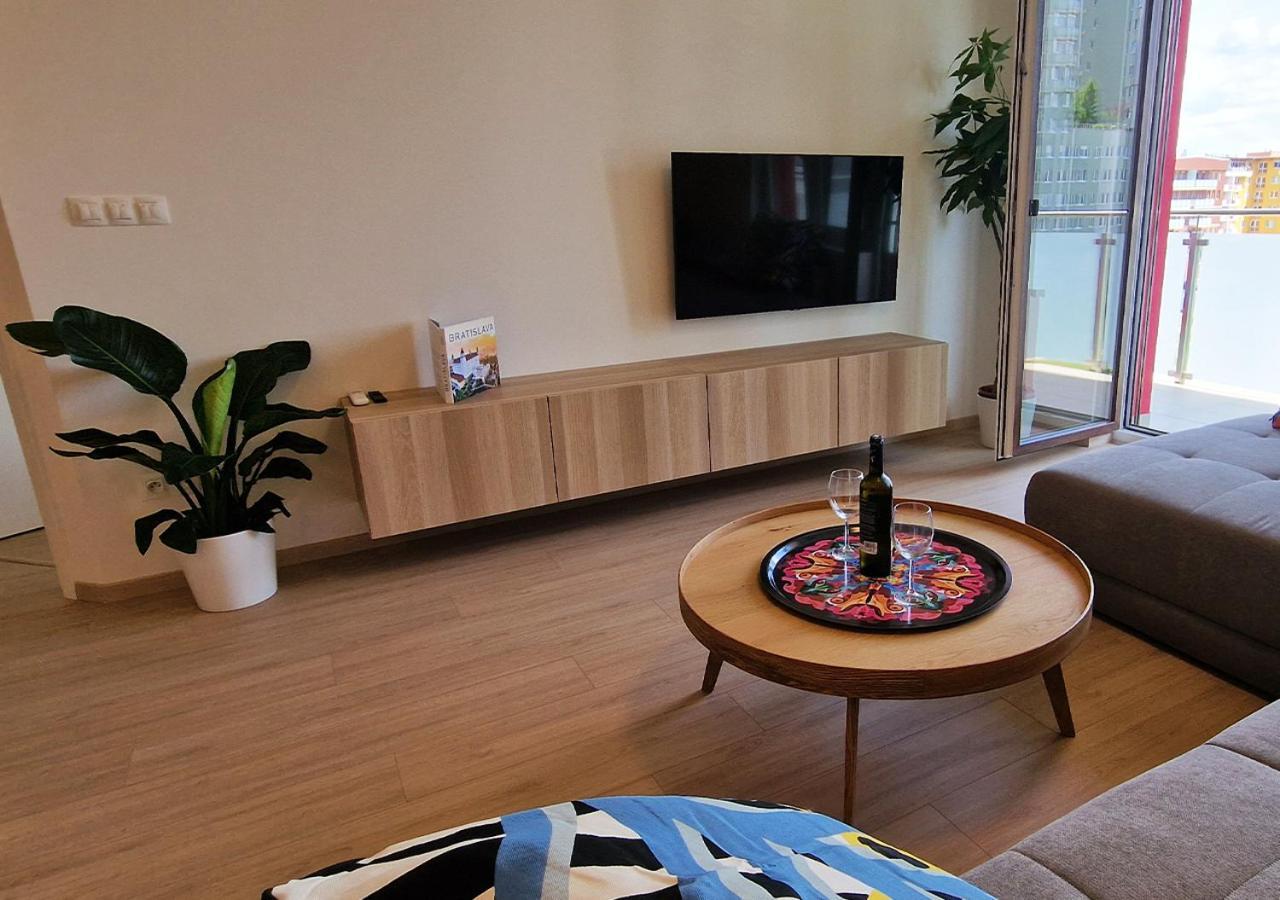 New Cozy 2 Room Pink Apartment Bratislava 059 Ngoại thất bức ảnh