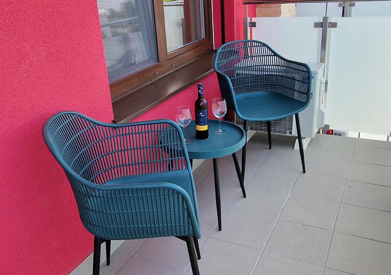 New Cozy 2 Room Pink Apartment Bratislava 059 Ngoại thất bức ảnh