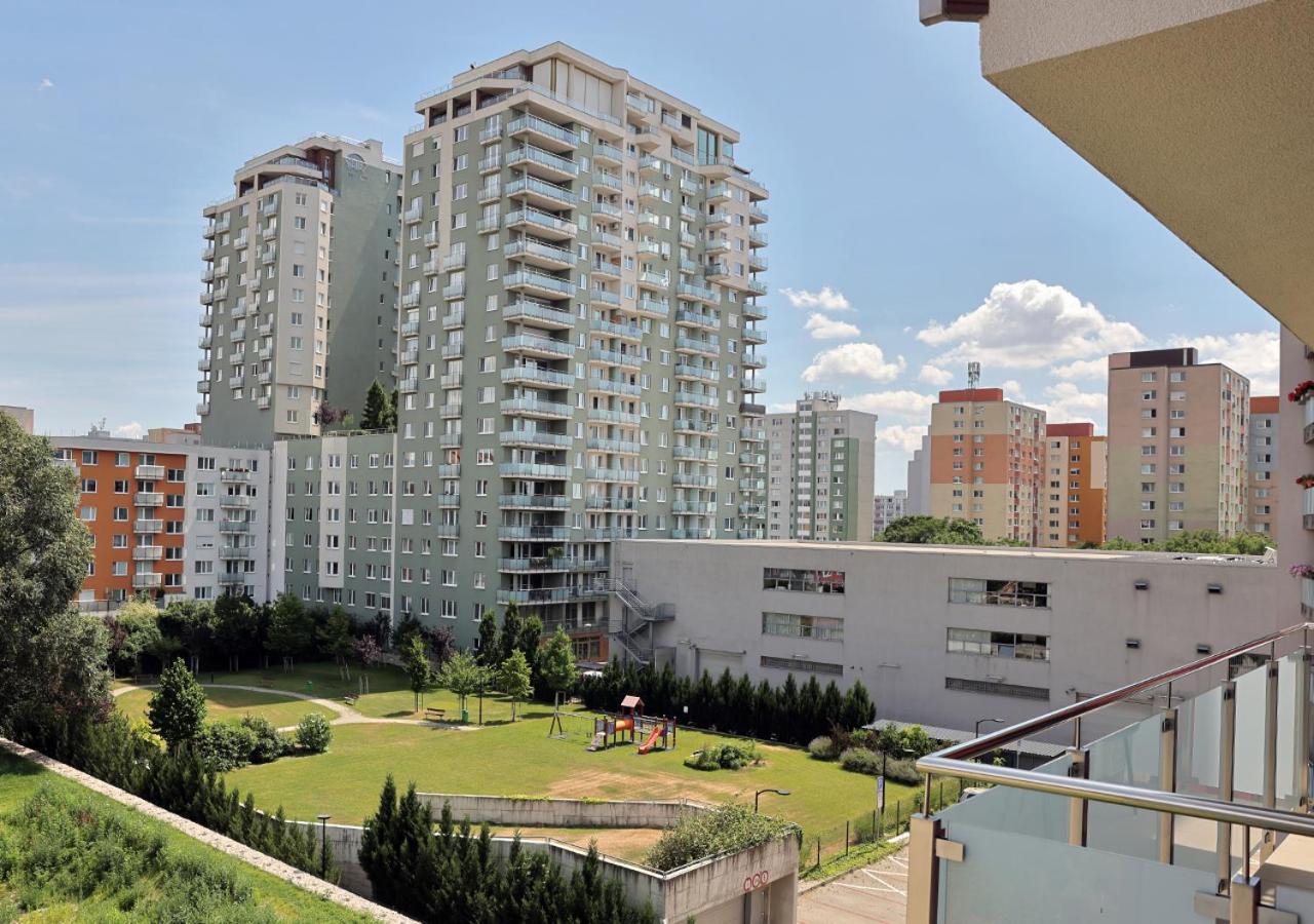 New Cozy 2 Room Pink Apartment Bratislava 059 Ngoại thất bức ảnh