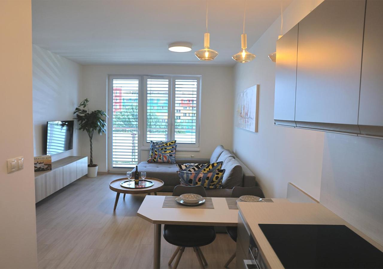 New Cozy 2 Room Pink Apartment Bratislava 059 Ngoại thất bức ảnh
